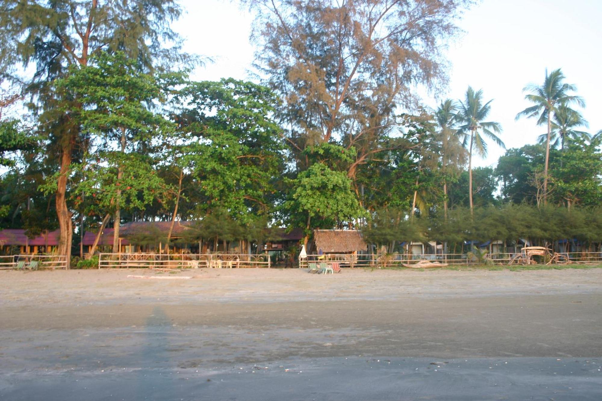 Sukorn Andaman Beach Resort Ko Sukon Eksteriør billede