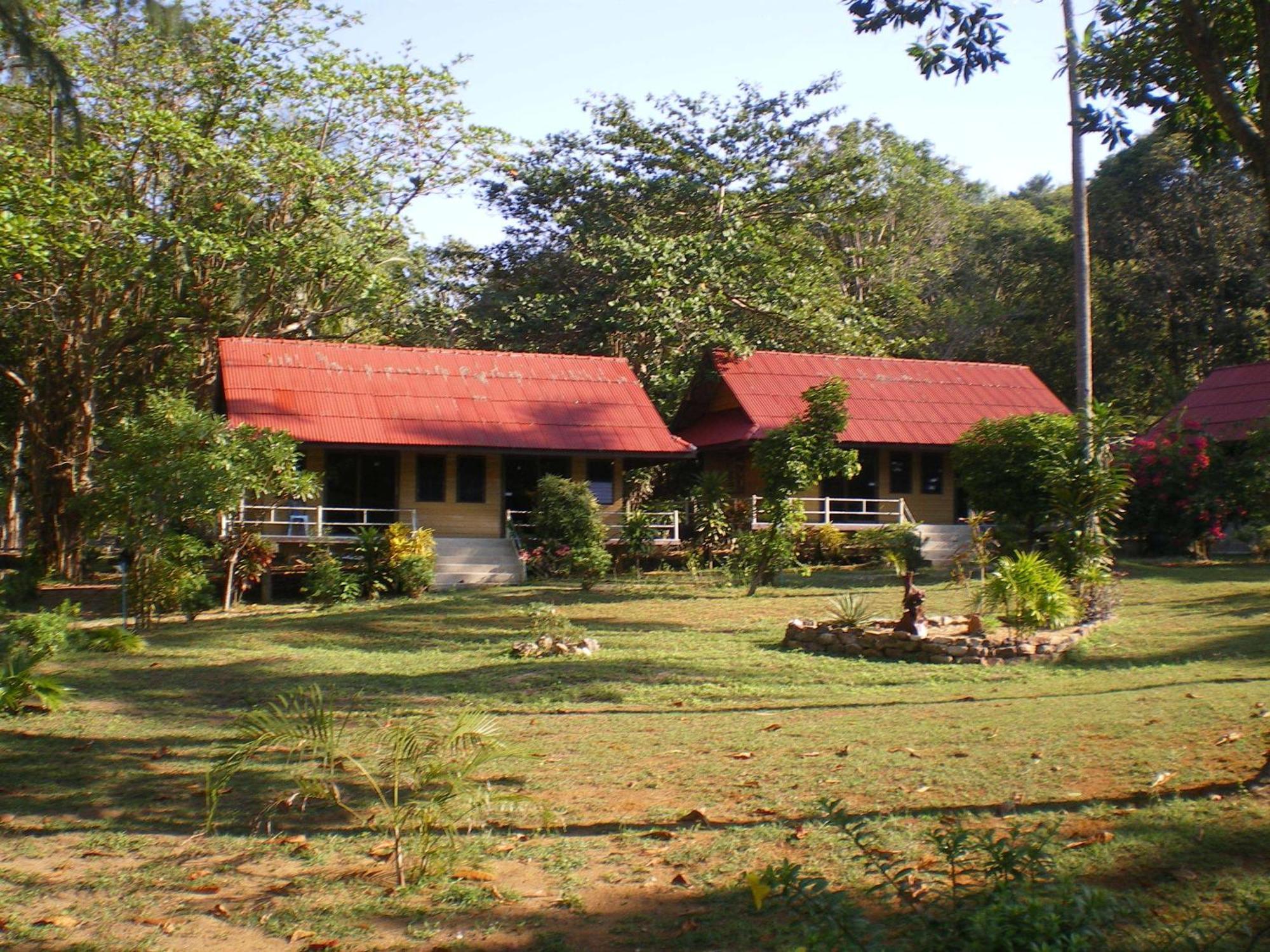 Sukorn Andaman Beach Resort Ko Sukon Eksteriør billede