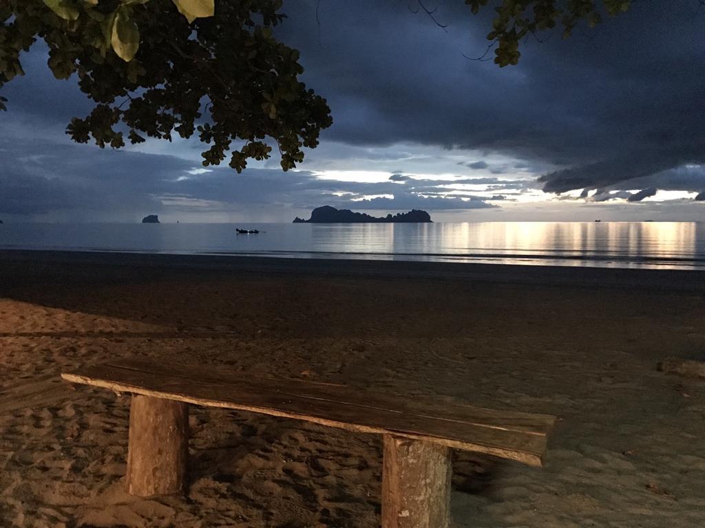 Sukorn Andaman Beach Resort Ko Sukon Eksteriør billede